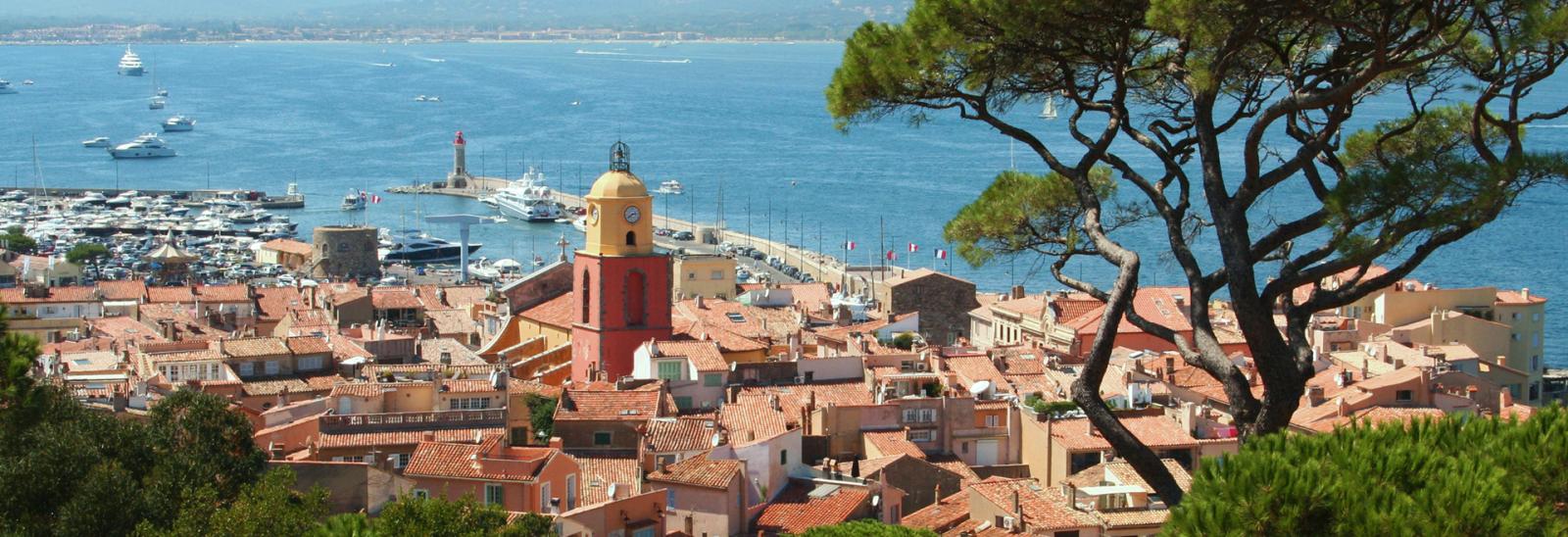 Fly from and to Saint-Tropez by private jet airplane rental or charter